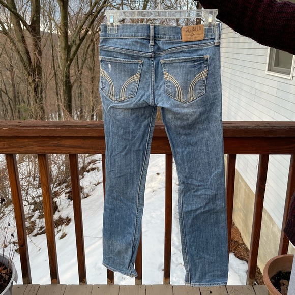 Light Wash Ripped Hollister Jeans - Picture 6 of 7